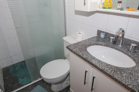 Apartamento à venda com 96m², 2 quartos e 2 vagas Apartamento à venda com 96m², 2 quartos e 2 vagasBanheiro da Suíte 2