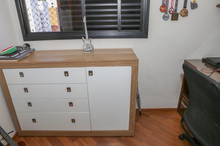 Apartamento à venda com 96m², 2 quartos e 2 vagas Apartamento à venda com 96m², 2 quartos e 2 vagasEscritório