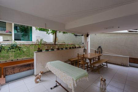 Casa à venda com 480m², 5 quartos e 5 vagasVaranda