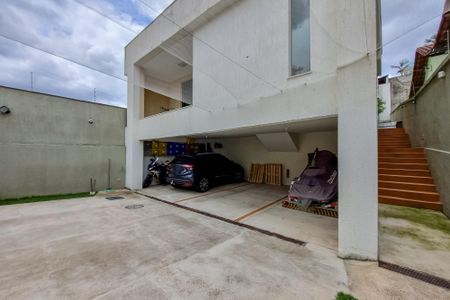 Casa à venda com 480m², 5 quartos e 5 vagasGaragem