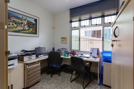 Casa à venda com 480m², 5 quartos e 5 vagasQuarto 