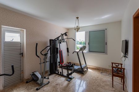 Casa à venda com 480m², 5 quartos e 5 vagasSemi Suíte 1