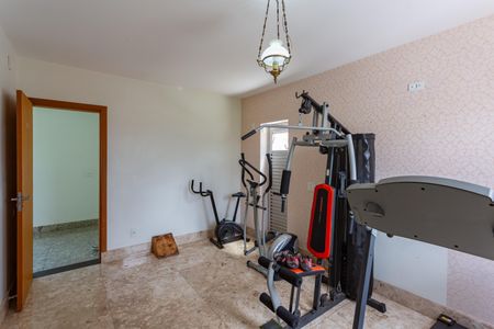 Casa à venda com 480m², 5 quartos e 5 vagasSemi Suíte 1