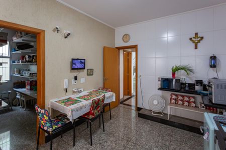 Casa à venda com 480m², 5 quartos e 5 vagasCozinha