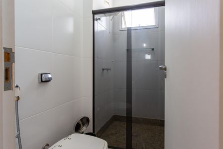 Casa à venda com 480m², 5 quartos e 5 vagasBanheiro das Semi Suíte 1 e 2