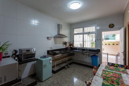 Casa à venda com 480m², 5 quartos e 5 vagasCozinha