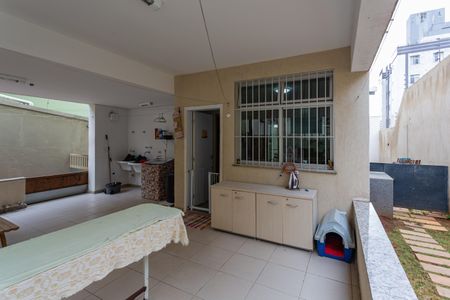 Casa à venda com 480m², 5 quartos e 5 vagasVaranda