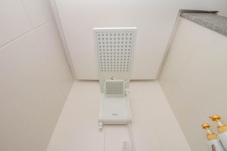 Banheiro de apartamento à venda com 1 quarto, 44m² em Higienópolis, Porto Alegre