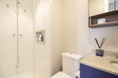 Apartamento à venda com 66m², 2 quartos e 2 vagas Apartamento à venda com 66m², 2 quartos e 2 vagasBanheiro Social