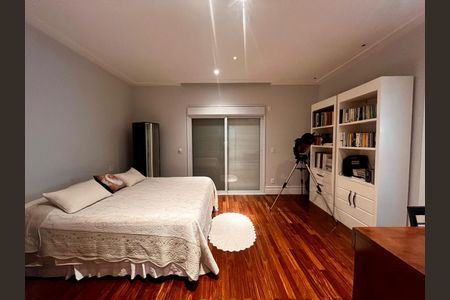 Casa de condomínio à venda com 860m², 4 quartos e 4 vagas Casa de condomínio à venda com 860m², 4 quartos e 4 vagasSuite 1