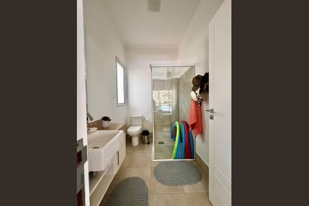 Casa de condomínio à venda com 860m², 4 quartos e 4 vagas Casa de condomínio à venda com 860m², 4 quartos e 4 vagasBanheiro