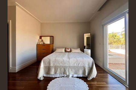 Casa de condomínio à venda com 860m², 4 quartos e 4 vagas Casa de condomínio à venda com 860m², 4 quartos e 4 vagasSuite 1
