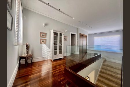 Casa de condomínio à venda com 860m², 4 quartos e 4 vagas Casa de condomínio à venda com 860m², 4 quartos e 4 vagasSala