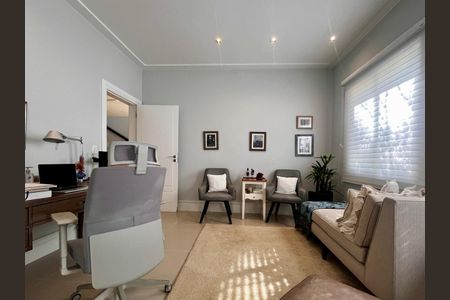 Casa de condomínio à venda com 860m², 4 quartos e 4 vagas Casa de condomínio à venda com 860m², 4 quartos e 4 vagasEscritório