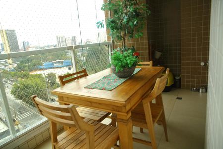 Apartamento à venda com 93m², 2 quartos e 2 vagasVista/Sala