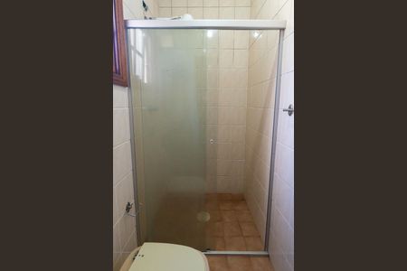 Casa para alugar com 400m², 5 quartos e 5 vagas Casa para alugar com 400m², 5 quartos e 5 vagasCasa 2 - Banheiro da Suíte 1