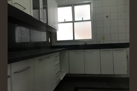 Apartamento à venda com 240m², 3 quartos e 2 vagasCozinha