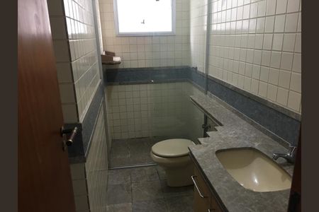 Apartamento à venda com 240m², 3 quartos e 2 vagasBanheiro