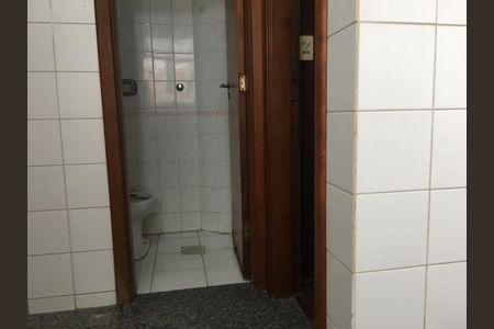 Apartamento à venda com 240m², 3 quartos e 2 vagasBanheiro de Serviço