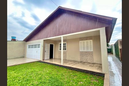 Casa à venda com 141m², 3 quartos e 2 vagas Casa à venda com 141m², 3 quartos e 2 vagasFachada