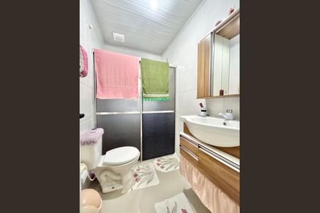 Casa à venda com 141m², 3 quartos e 2 vagas Casa à venda com 141m², 3 quartos e 2 vagasBanheiro