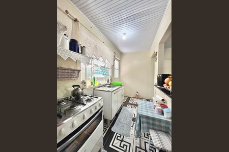 Casa à venda com 141m², 3 quartos e 2 vagas Casa à venda com 141m², 3 quartos e 2 vagasCozinha