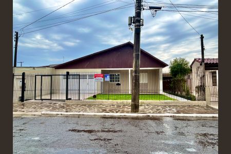 Casa à venda com 141m², 3 quartos e 2 vagas Casa à venda com 141m², 3 quartos e 2 vagasFachada