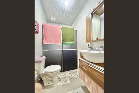 Casa à venda com 141m², 3 quartos e 2 vagas Casa à venda com 141m², 3 quartos e 2 vagasBanheiro