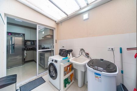 Apartamento à venda com 64m², 2 quartos e 1 vagaÁrea de Serviço