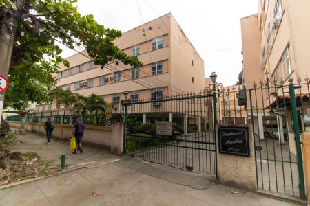Apartamento à venda com 95m², 3 quartos e 1 vaga Apartamento à venda com 95m², 3 quartos e 1 vagaFachada