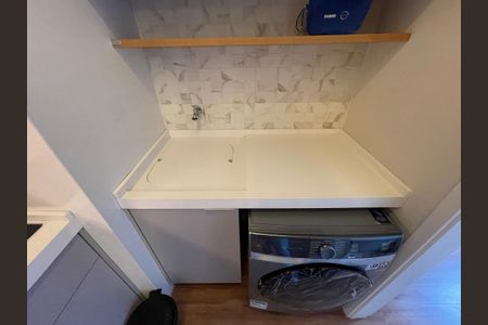 Apartamento à venda com 33m², 2 quartos e sem vaga Apartamento à venda com 33m², 2 quartos e sem vagaCozinha e Área de Serviço
