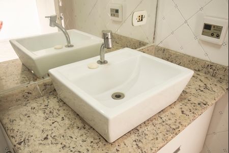 Apartamento para alugar com 38m², 1 quarto e sem vagaBanheiro da Suíte