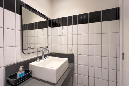 Apartamento à venda com 68m², 2 quartos e 1 vaga Apartamento à venda com 68m², 2 quartos e 1 vagaBanheiro