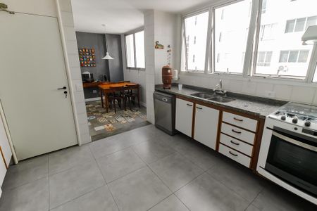 Apartamento à venda com 220m², 4 quartos e 2 vagas Apartamento à venda com 220m², 4 quartos e 2 vagasCozinha - Armários