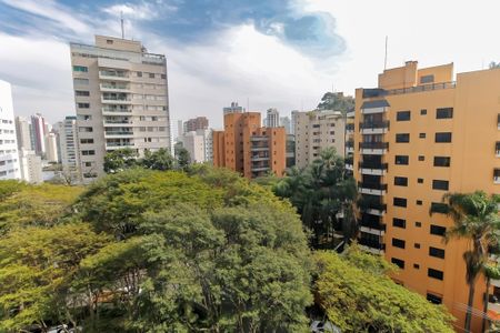 Apartamento à venda com 220m², 4 quartos e 2 vagas Apartamento à venda com 220m², 4 quartos e 2 vagasVista da Varanda