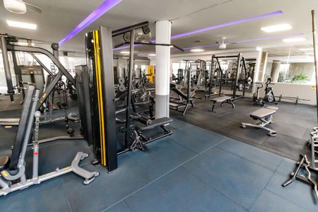 Apartamento à venda com 220m², 4 quartos e 2 vagas Apartamento à venda com 220m², 4 quartos e 2 vagasÁrea comum - Academia