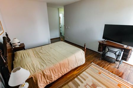 Apartamento à venda com 220m², 4 quartos e 2 vagas Apartamento à venda com 220m², 4 quartos e 2 vagasSuíte 3
