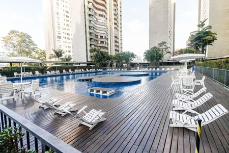 Apartamento à venda com 220m², 4 quartos e 2 vagas Apartamento à venda com 220m², 4 quartos e 2 vagasÁrea comum
