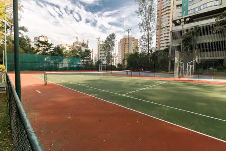 Apartamento à venda com 220m², 4 quartos e 2 vagas Apartamento à venda com 220m², 4 quartos e 2 vagasQuadra Esportiva - tenis