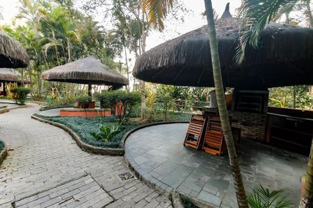 Apartamento à venda com 220m², 4 quartos e 2 vagas Apartamento à venda com 220m², 4 quartos e 2 vagasÁrea comum - Churrasqueiras