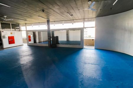 Apartamento à venda com 220m², 4 quartos e 2 vagas Apartamento à venda com 220m², 4 quartos e 2 vagasSala ginastica - Luta