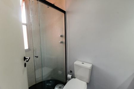 Apartamento à venda com 220m², 4 quartos e 2 vagas Apartamento à venda com 220m², 4 quartos e 2 vagasBanheiro da Suíte 1