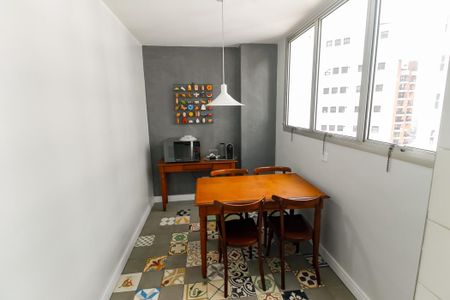 Apartamento à venda com 220m², 4 quartos e 2 vagas Apartamento à venda com 220m², 4 quartos e 2 vagasCopa
