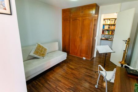 Apartamento à venda com 220m², 4 quartos e 2 vagas Apartamento à venda com 220m², 4 quartos e 2 vagasSuíte 2