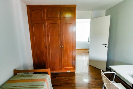 Apartamento à venda com 220m², 4 quartos e 2 vagas Apartamento à venda com 220m², 4 quartos e 2 vagasSuíte 1