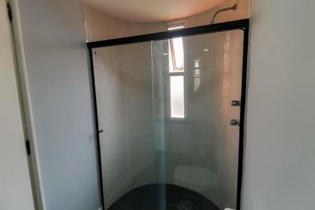 Apartamento à venda com 220m², 4 quartos e 2 vagas Apartamento à venda com 220m², 4 quartos e 2 vagasBanheiro Corredor