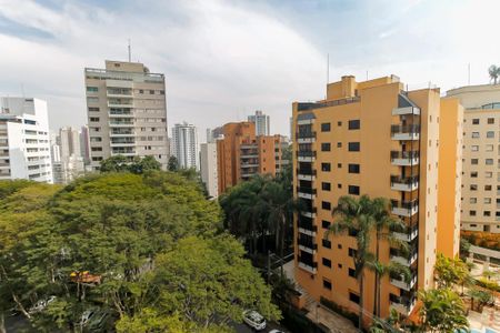 Apartamento à venda com 220m², 4 quartos e 2 vagas Apartamento à venda com 220m², 4 quartos e 2 vagasVista - Suíte 2