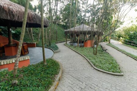 Apartamento à venda com 220m², 4 quartos e 2 vagas Apartamento à venda com 220m², 4 quartos e 2 vagasÁrea comum - Churrasqueiras