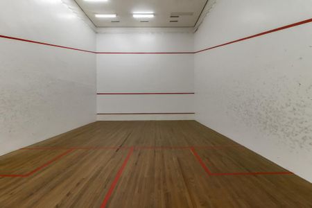 Apartamento à venda com 220m², 4 quartos e 2 vagas Apartamento à venda com 220m², 4 quartos e 2 vagasQuadra Esportiva - Squash