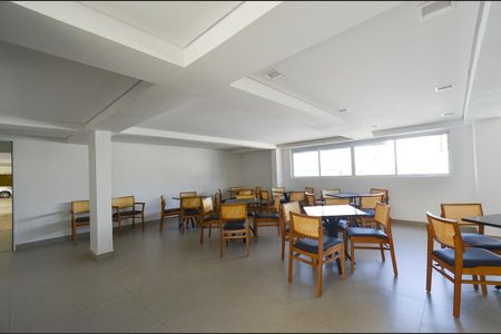 Apartamento à venda com 212m², 4 quartos e 4 vagas Apartamento à venda com 212m², 4 quartos e 4 vagasÁrea comum - Salão de festas